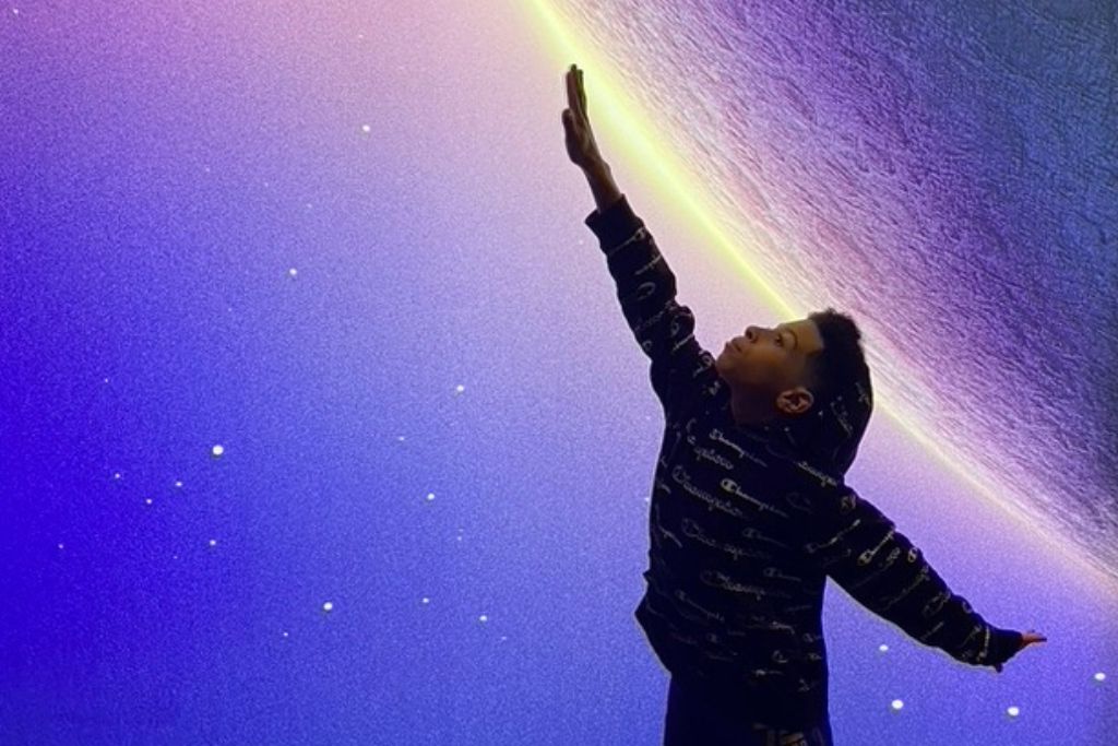 Roadschooling is learning on the road. This roadschooling adventure was at NASA in Houston. 