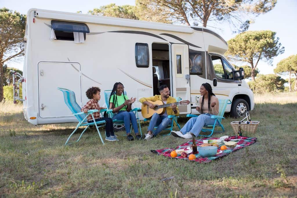 Knowing what states allow you to live in an RV is important for full time families to avoid trouble. 