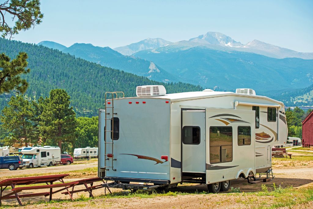 Is RV life worth it? Waking up to this mountain view would make anyone say yes! 